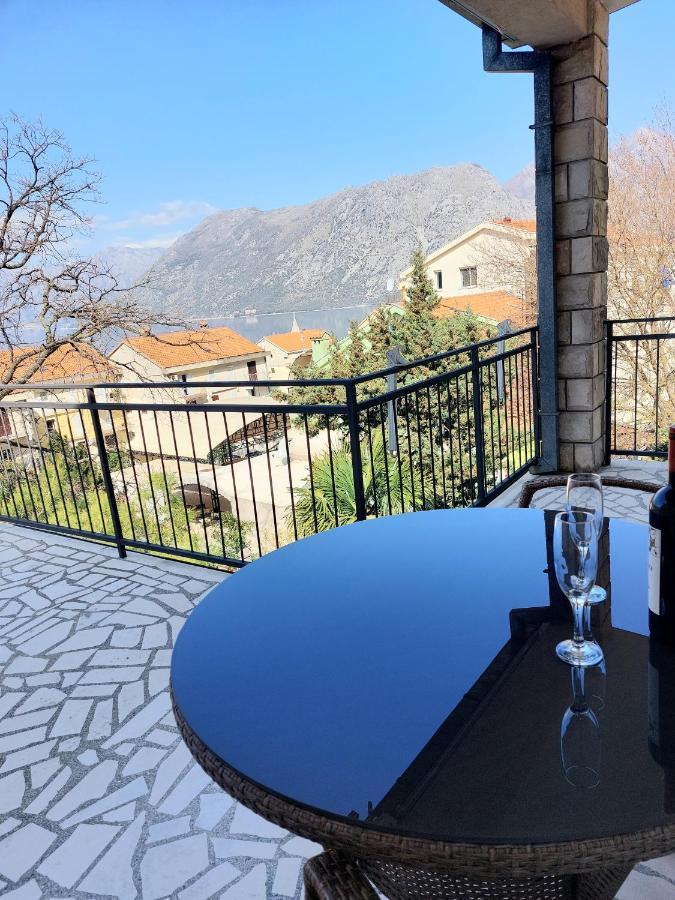 Apartman - Dobrota Sun Kotor Buitenkant foto